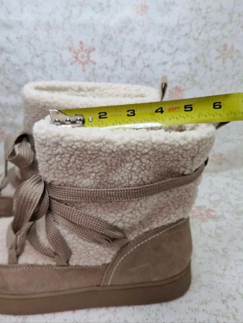 Universal Thread Women's Sherpa Winter Boots Sz 9 Taupe Cozy Faux Suede Lace-Up